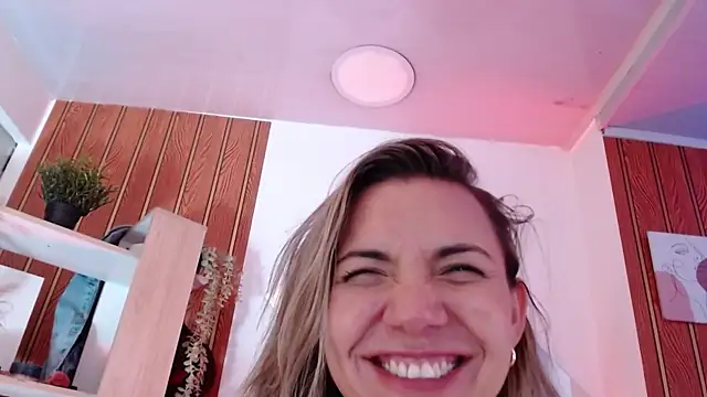 milfsecret69 webcam