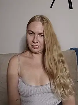 KisaVixen live cam on StripChat