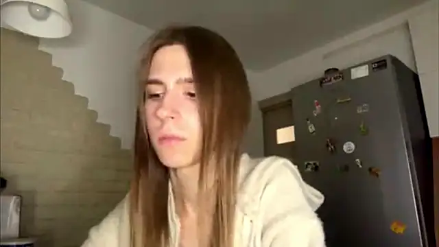 ZaraGuyette live cam on StripChat