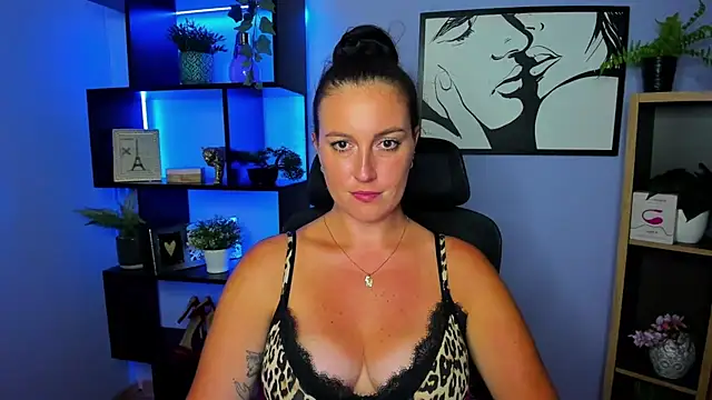 FUN_AMI live cam on StripChat