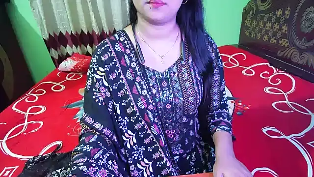 BengaliQueenStar live cam on StripChat