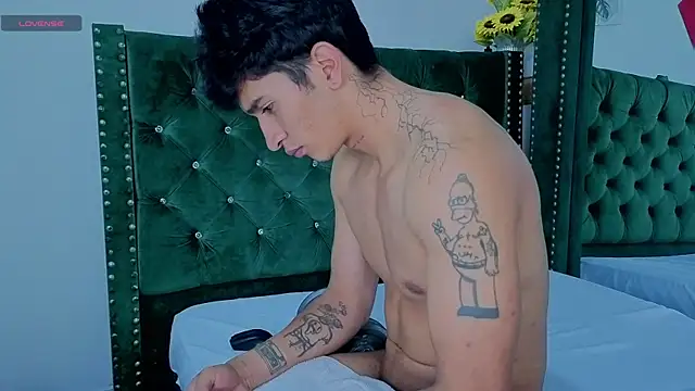 Zayn_Moretti live cam on StripChat
