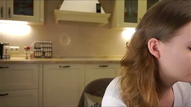NaomiFess webcam