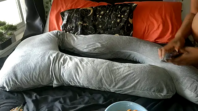 goddessnelle live cam on StripChat