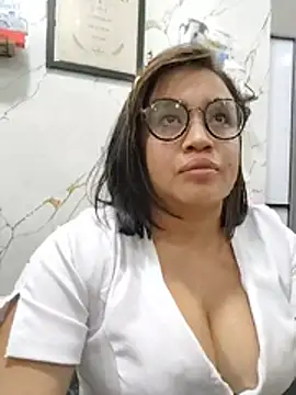 Melany-1 live cam on StripChat