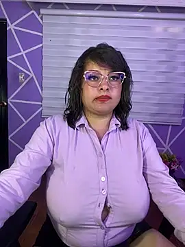 MiiaaJoness webcam