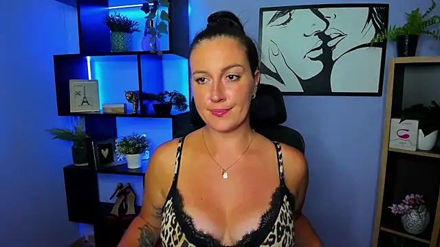 FUN_AMI live cam on StripChat