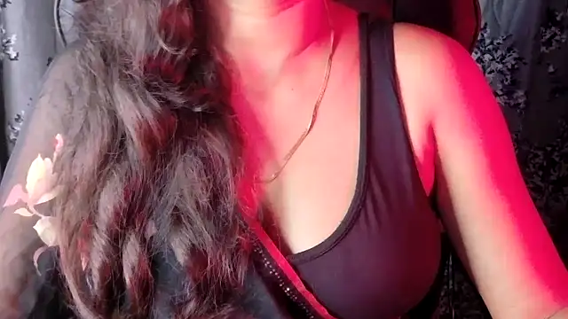 SilkenSundari webcam