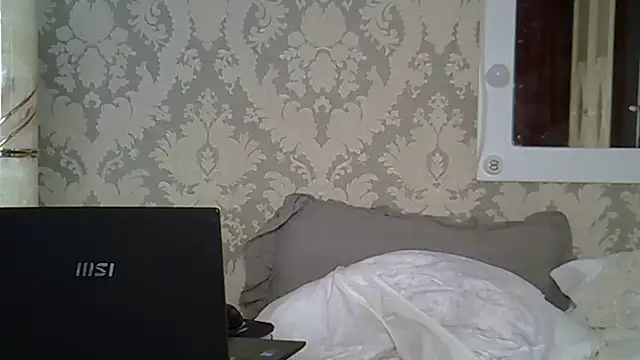 EllaJohnsonX webcam
