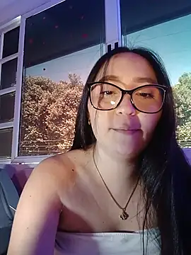 AlissaJoness webcam