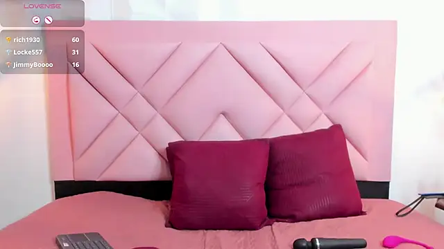 Caroline_daring