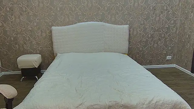 EmmaEllison webcam