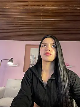 LunaMoore_Pink webcam