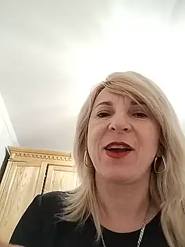 AhlyssaLove1155 webcam