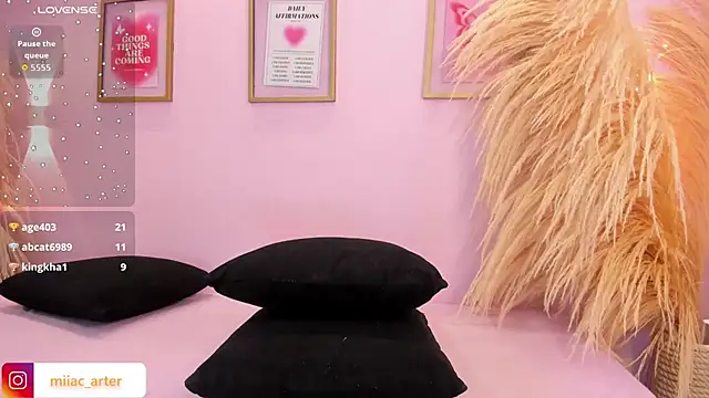 MiaaCarter_ webcam