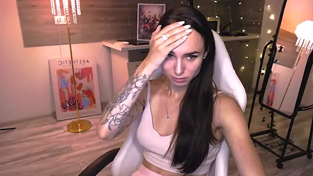 NicoleMerz webcam