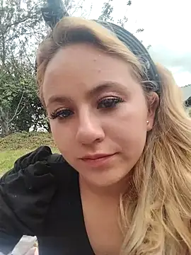 Angeel_white25 webcam