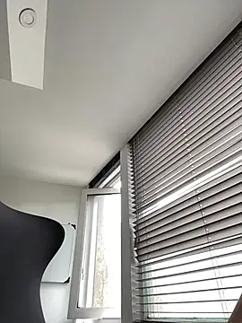 LiliMilk_21 webcam