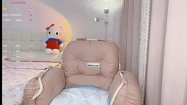 QiQiQi_ webcam
