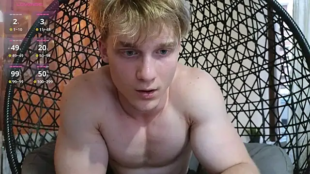 BigMuscleEnergy live cam on StripChat