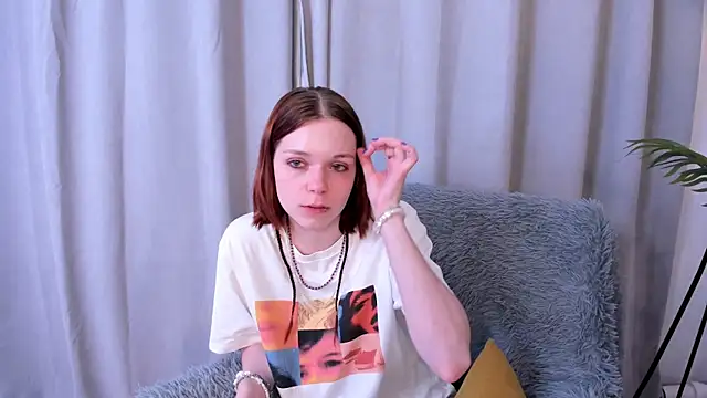 YaelHoughtling webcam