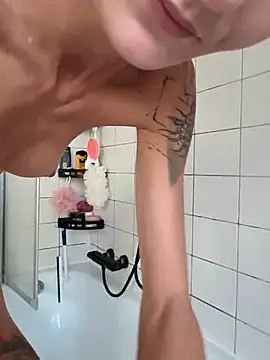 LessiaMia webcam