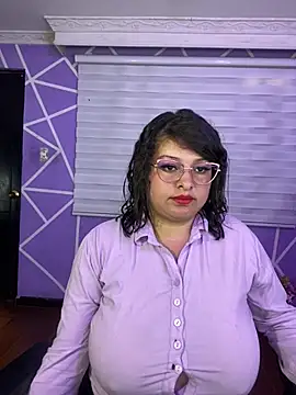 MiiaaJoness webcam