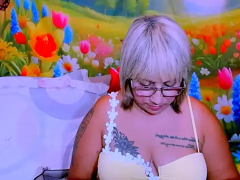 indianroxy webcam