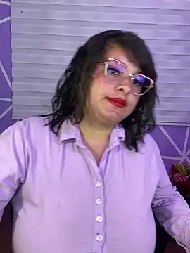 MiiaaJoness webcam