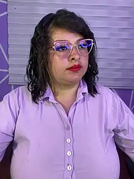 MiiaaJoness webcam