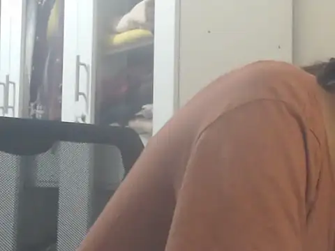 NancyRuvi webcam