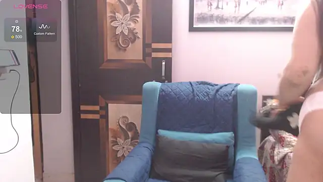 hell_queen786 (F young) - lets play with ice & choco on body