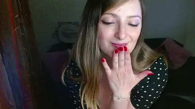 Arielsssplash live cam on StripChat