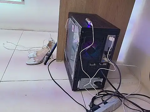 Alicia_shadow webcam