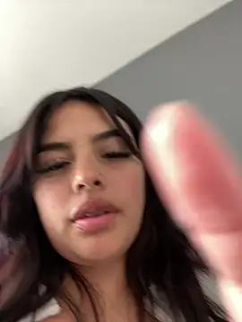LiliMilk_21 live cam on StripChat