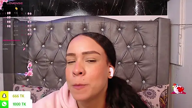 LAILAGUMMY live cam on StripChat