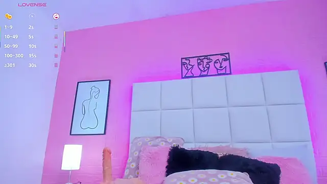 charlotte_kisss webcam