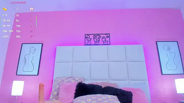 charlotte_kisss webcam