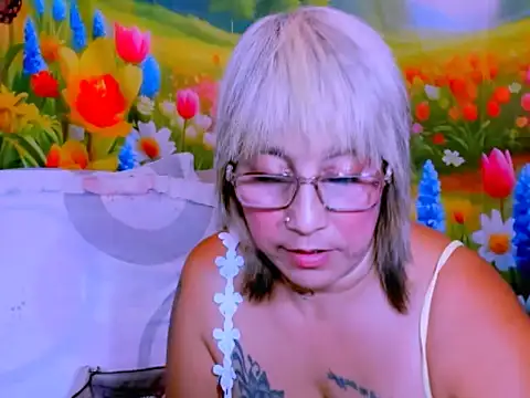 indianroxy webcam