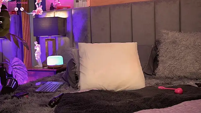 Angelina_Dior webcam