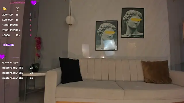 MaryLewis_ webcam