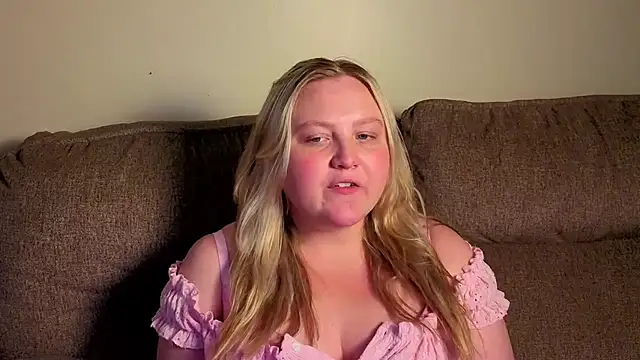 PhatAssBlond webcam
