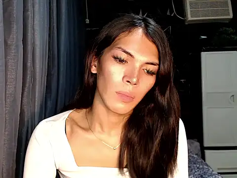 GORGEOUS_CARMEE webcam