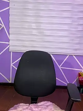 MiiaaJoness webcam