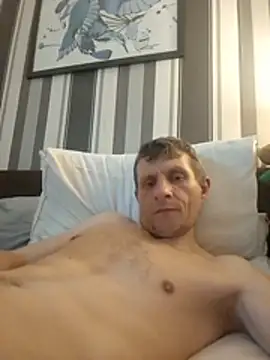 BigDmasked webcam