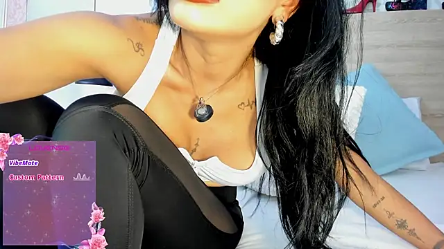veronikali live cam on StripChat