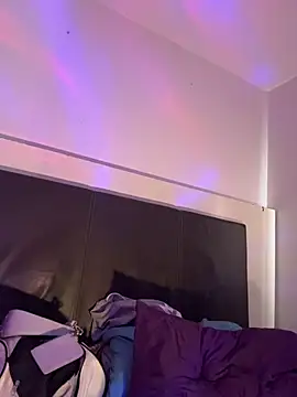 SweetHushviolet live cam on StripChat