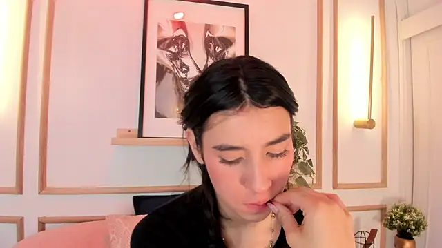 Nanami_ live cam on StripChat
