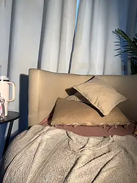MiaFoxie_ webcam