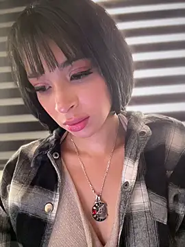Sasha-firee live cam on StripChat